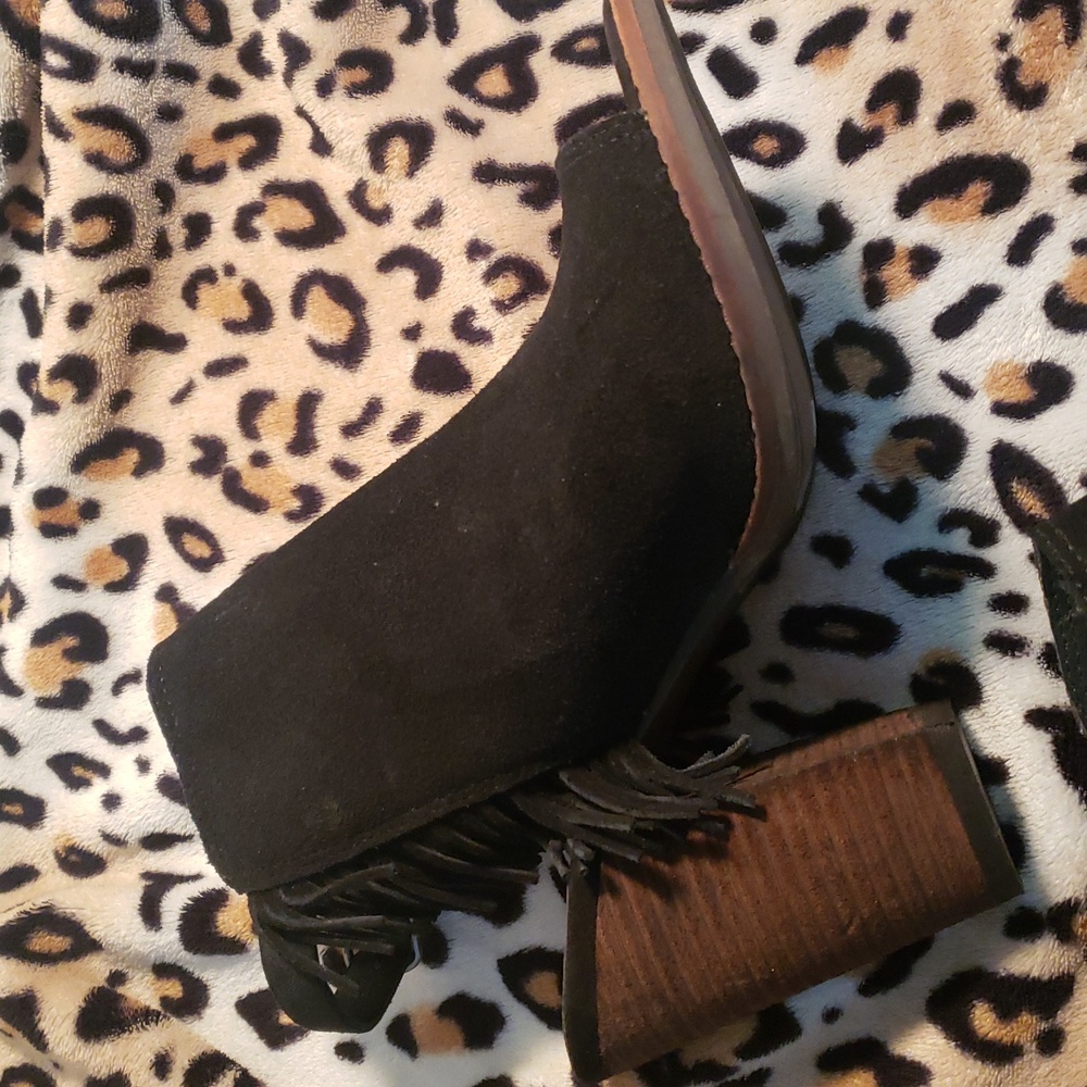 Women's Lucky Brand NEW Without Tags Black Leather Peep-Toe Heeled Sandals - Picture 3 of 4